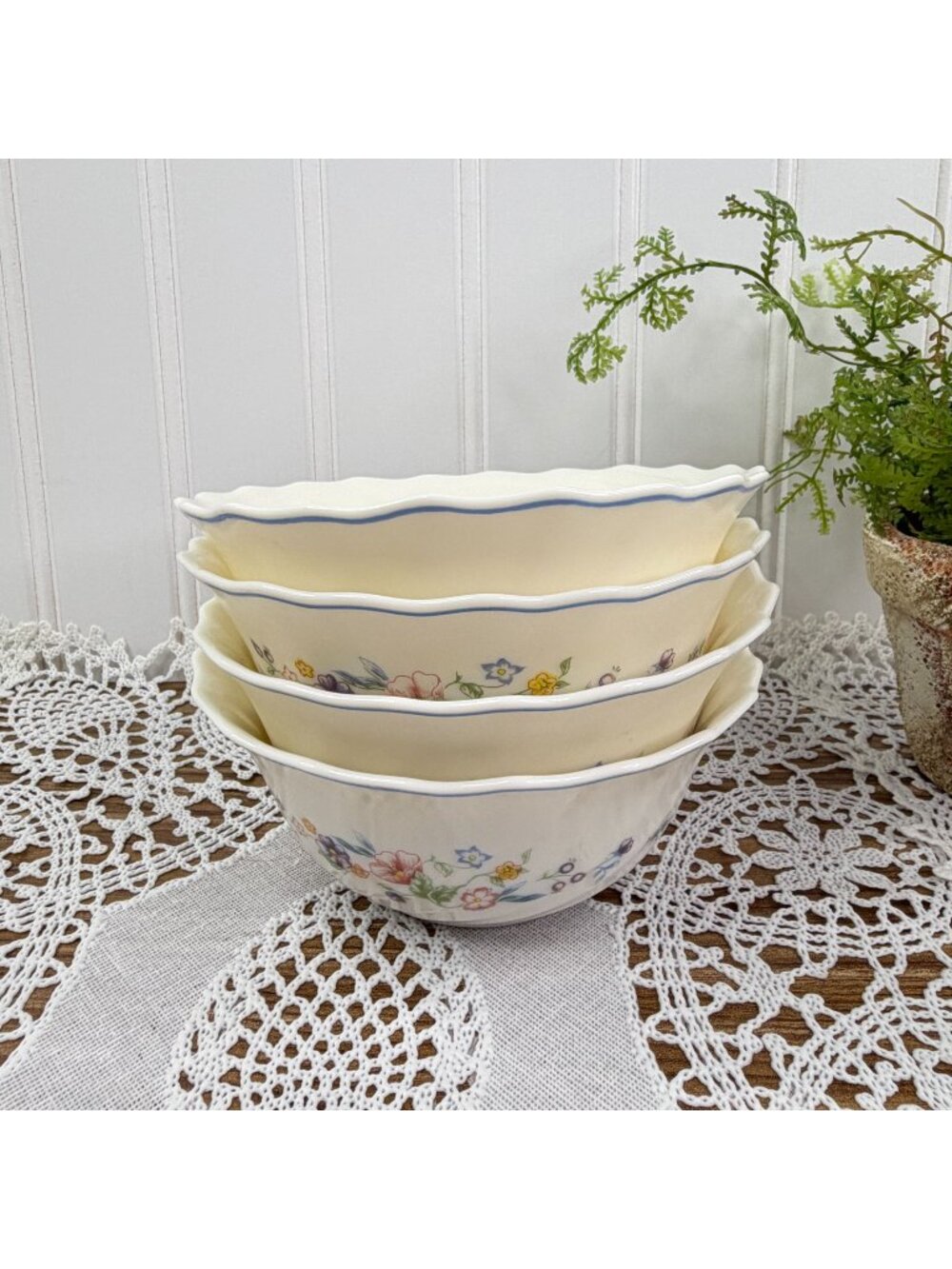 Vintage Arcopal France Victoria Set of 4 Fruit/Dessert Bowls Cottage Core
